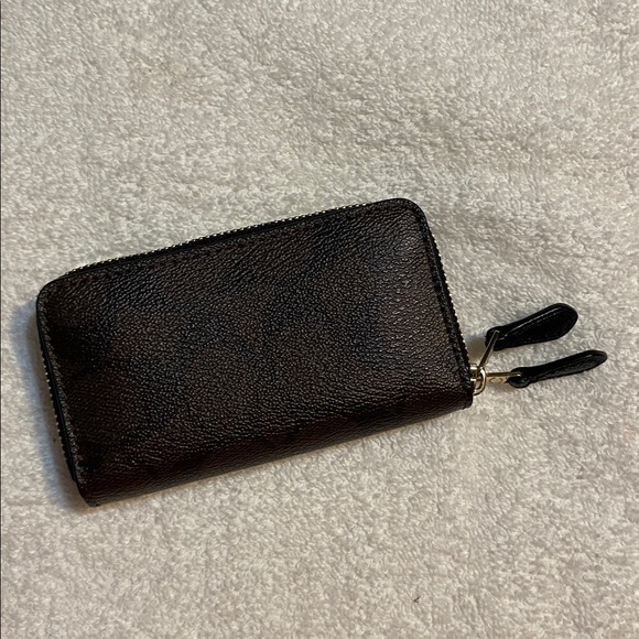 Coach Signature Card Wallet - Picture 7 of 9